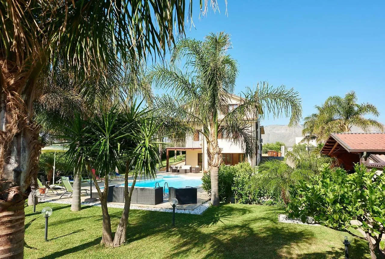 Villa Salato Alcamo 0*,